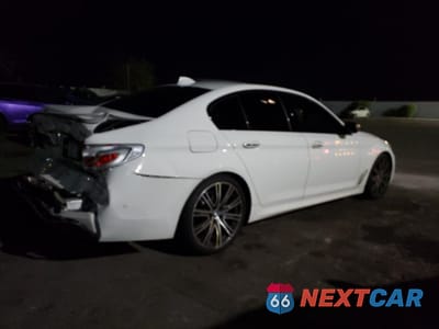 Trzecie zdjęcie samochodu z tyłu: 2018 BMW M550XI VIN:WBAJB9C52JG464441 - miniatura