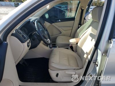 Zdjęcie 7 z 14 samochodu: 2011 VOLKSWAGEN TIGUAN S VIN:WVGAV7AX1BW500805 - miniatura