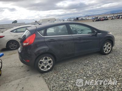 Trzecie zdjęcie samochodu z tyłu: 2013 FORD FIESTA TITANIUM VIN:3FADP4FJ2DM205543 - miniatura