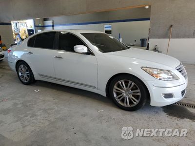 Czwarte zdjęcie samochodu z boku: 2010 HYUNDAI GENESIS VIN:KMHGC4DF2AU092519 - miniatura