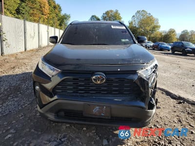 Piąte zdjęcie samochodu w środku: 2021 TOYOTA RAV4 XLE VIN:2T3P1RFV7MW155388 - miniatura