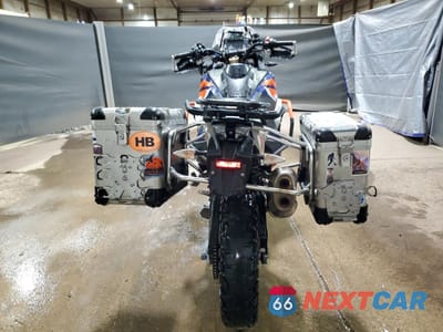Czwarte zdjęcie samochodu z boku: 2022 KTM 1290 SUPER ADVENTURE R VIN:VBKV59405NM951797 - miniatura