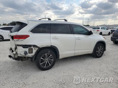Trzecie zdjęcie samochodu z tyłu: 2018 TOYOTA HIGHLANDER SE VIN:5TDKZRFH6JS531475 - miniatura