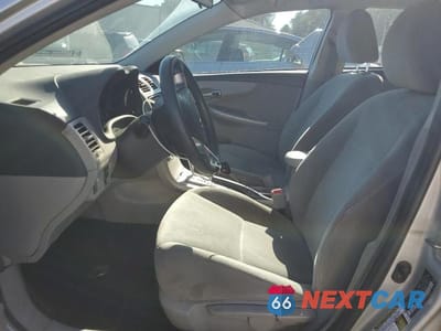 Zdjęcie 7 z 11 samochodu: 2013 TOYOTA COROLLA VIN:2T1BU4EE2DC952275 - miniatura