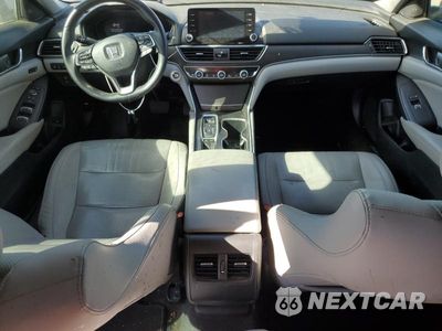 Zdjęcie 8 z 12 samochodu: 2018 HONDA ACCORD TOURING VIN:1HGCV2F92JA028895 - miniatura