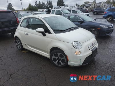 Czwarte zdjęcie samochodu z boku: 2016 FIAT 500 ELECTRIC VIN:3C3CFFGE0GT211006 - miniatura