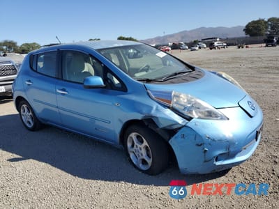 Czwarte zdjęcie samochodu z boku: 2011 NISSAN LEAF SV VIN:JN1AZ0CP8BT001324 - miniatura