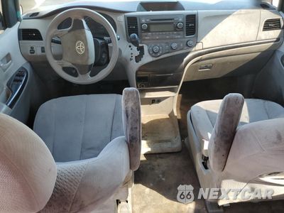 Zdjęcie 8 z 15 samochodu: 2012 TOYOTA SIENNA BASE VIN:5TDKA3DC3CS013743 - miniatura