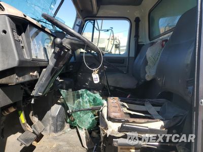 Zdjęcie 7 z 13 samochodu: 2001 INTERNATIONAL 4000 4700 VIN:1HTSCAAM31H353779 - miniatura