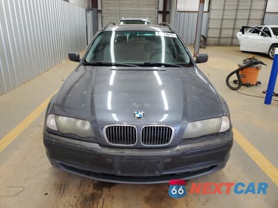 Piąte zdjęcie samochodu w środku: 2001 BMW 325 IT VIN:WBAAW33401ET42116 - miniatura