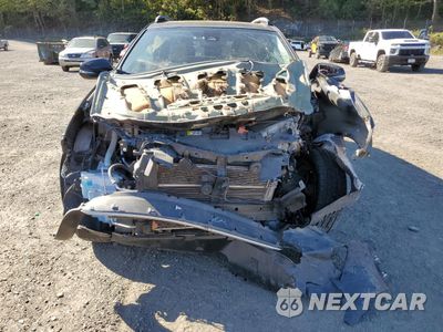 Piąte zdjęcie samochodu w środku: 2017 TOYOTA RAV4 HV LIMITED VIN:JTMDJREV8HD093314 - miniatura