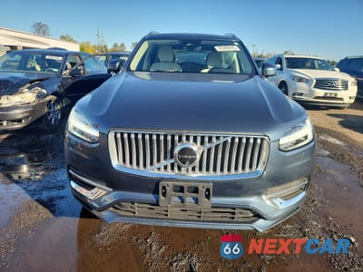 Piąte zdjęcie samochodu w środku: 2024 VOLVO XC90 PLUS VIN:YV4H60CE1R1233222 - miniatura