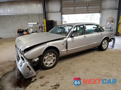 2002 JAGUAR VANDENPLAS SAJDA24C42LF44974 - główne zdjęcie licytacji z USA - miniatura
