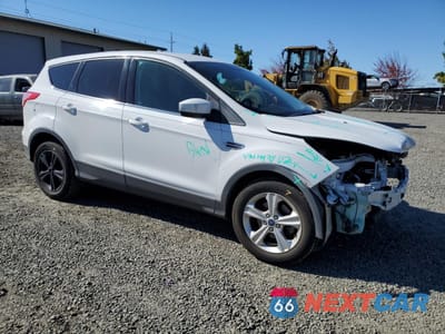 Czwarte zdjęcie samochodu z boku: 2015 FORD ESCAPE SE VIN:1FMCU0GX8FUB42842 - miniatura