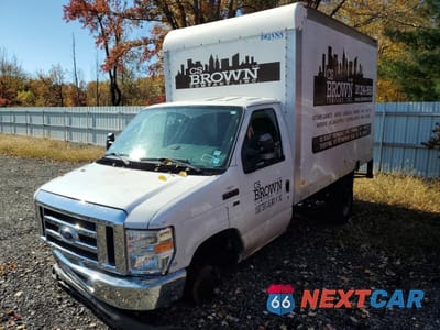 2017 FORD ECONOLINE E350 SUPER DUTY CUTAWAY VAN 1FDWE3F60HDC51934 - główne zdjęcie licytacji z USA - miniatura
