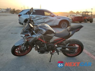 Trzecie zdjęcie samochodu z tyłu: 2023 KAWASAKI ZR900 F VIN:ML5ZRDF1XPDA62753 - miniatura