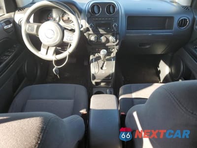 Zdjęcie 8 z 12 samochodu: 2011 JEEP COMPASS SPORT VIN:1J4NF1FB5BD235146 - miniatura