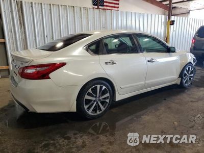 Trzecie zdjęcie samochodu z tyłu: 2016 NISSAN ALTIMA 2.5 VIN:1N4AL3AP1GC199678 - miniatura