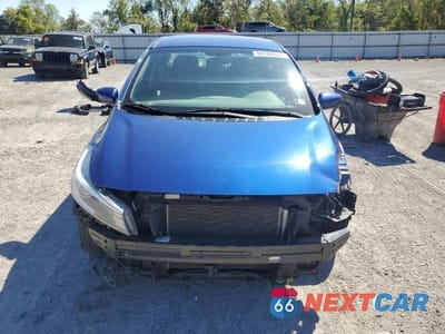 Piąte zdjęcie samochodu w środku: 2017 KIA FORTE VIN:3KPFL4A72HE069960 - miniatura