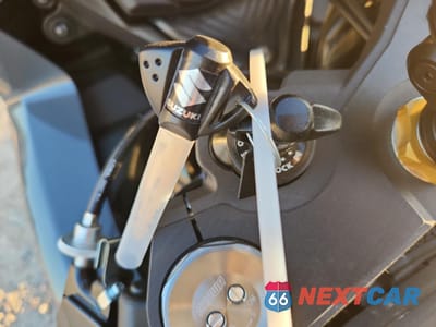 Zdjęcie 8 z 10 samochodu: 2025 SUZUKI GSX-R600 VIN:JS1GN7FA3S7101756 - miniatura