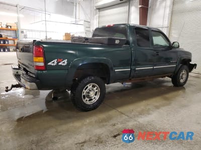 Trzecie zdjęcie samochodu z tyłu: 2001 CHEVROLET SILVERADO K2500 HEAVY DUTY VIN:1GCHK29G51E173641 - miniatura