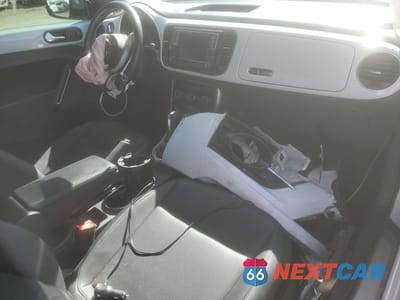 Zdjęcie 8 z 12 samochodu: 2019 VOLKSWAGEN BEETLE SE VIN:3VWJD7AT6KM706378 - miniatura