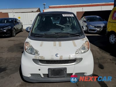 Piąte zdjęcie samochodu w środku: 2012 SMART FORTWO PURE VIN:WMEEJ3BA8CK570588 - miniatura