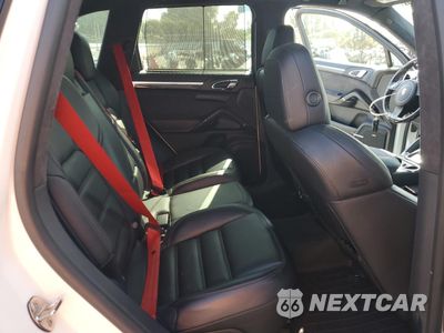 Zdjęcie 11 z 14 samochodu: 2014 PORSCHE CAYENNE GTS VIN:WP1AD2A21ELA73130 - miniatura