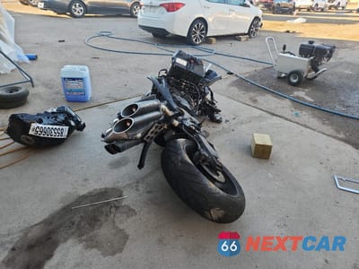 Czwarte zdjęcie samochodu z boku: 2010 YAMAHA YZFR1 VIN:JYARN23EXAA006827 - miniatura