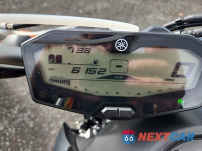 Zdjęcie 7 z 9 samochodu: 2016 YAMAHA FZ07 VIN:JYARM06E2GA007367 - miniatura