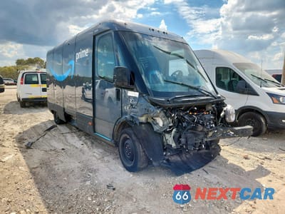 Czwarte zdjęcie samochodu z boku: 2022 RIVIAN EDV 700 VIN:7FCEHDB74NN000863 - miniatura