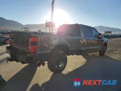 Trzecie zdjęcie samochodu z tyłu: 2025 FORD F350 SUPER DUTY VIN:1FT8W3BM1SEC36679 - miniatura