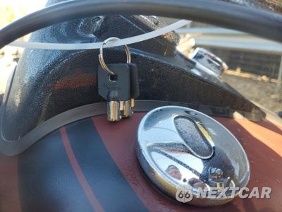 Zdjęcie 8 z 10 samochodu: 2017 HARLEY-DAVIDSON FXDF DYNA FAT BOB VIN:1HD1GYM19HC318287 - miniatura