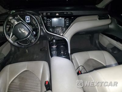 Zdjęcie 8 z 13 samochodu: 2018 TOYOTA CAMRY L VIN:4T1B11HK7JU076063 - miniatura
