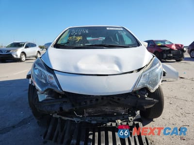 Piąte zdjęcie samochodu w środku: 2017 NISSAN VERSA NOTE S VIN:3N1CE2CPXHL380565 - miniatura