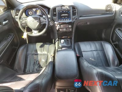 Zdjęcie 8 z 12 samochodu: 2019 CHRYSLER 300 S VIN:2C3CCABG2KH555524 - miniatura