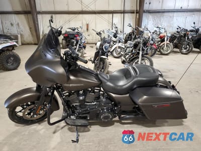 Trzecie zdjęcie samochodu z tyłu: 2020 HARLEY-DAVIDSON FLHXS VIN:1HD1KRP10LB629136 - miniatura