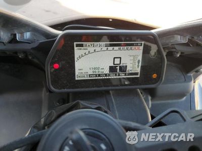 Zdjęcie 7 z 9 samochodu: 2024 YAMAHA YZFR1 VIN:JYARN66E5RA004093 - miniatura
