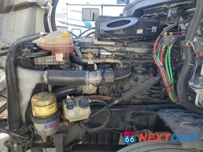 Zdjęcie 7 z 10 samochodu: 2019 FREIGHTLINER CASCADIA 126 SEMI TRUCK VIN:3AKJHHDR5KSKW2230 - miniatura