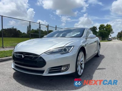2012 TESLA MODEL S 5YJSA1DP4CFS00811 - główne zdjęcie licytacji z USA - miniatura
