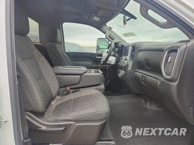 Zdjęcie 10 z 14 samochodu: 2022 CHEVROLET SILVERADO K3500 LT VIN:1GC3YTE76NF104302 - miniatura