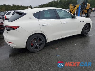 Trzecie zdjęcie samochodu z tyłu: 2021 MASERATI LEVANTE VIN:ZN661XUA8MX370742 - miniatura