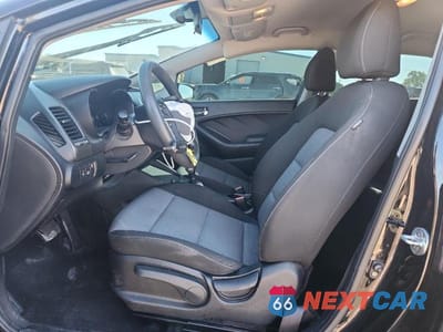 Zdjęcie 7 z 12 samochodu: 2016 KIA FORTE LX VIN:KNAFK5A82G5599208 - miniatura