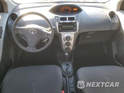Zdjęcie 8 z 13 samochodu: 2009 TOYOTA YARIS VIN:JTDKT903295233568 - miniatura