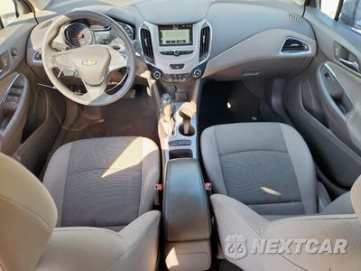 Zdjęcie 8 z 12 samochodu: 2017 CHEVROLET CRUZE LS VIN:1G1BC5SM1H7161174 - miniatura