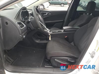 Zdjęcie 7 z 12 samochodu: 2016 CHRYSLER 200 LIMITED VIN:1C3CCCAB4GN104823 - miniatura