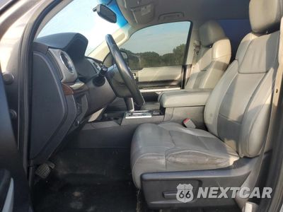 Zdjęcie 7 z 12 samochodu: 2017 TOYOTA TUNDRA CREWMAX LIMITED VIN:5TFHW5F13HX620276 - miniatura