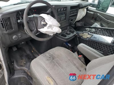 Zdjęcie 8 z 13 samochodu: 2016 CHEVROLET EXPRESS G4500 VIN:1GB6GVCG0G1127433 - miniatura