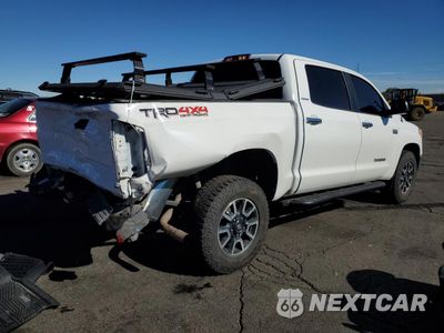 Trzecie zdjęcie samochodu z tyłu: 2017 TOYOTA TUNDRA CREWMAX LIMITED VIN:5TFHW5F17HX649876 - miniatura