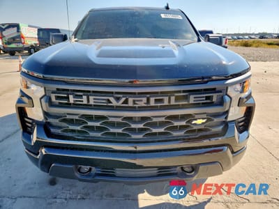 Piąte zdjęcie samochodu w środku: 2024 CHEVROLET SILVERADO K1500 CUSTOM VIN:3GCPDBEK1RG203688 - miniatura